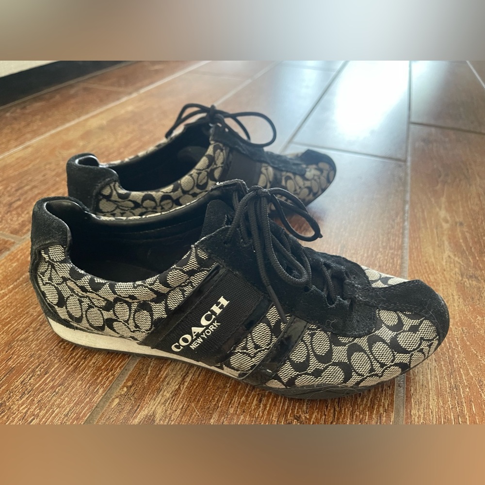 Coach tennis shoes. Size 6.5
